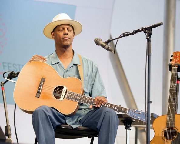 Eric Bibb - Paris Jazz Festival - 12 juillet 2015